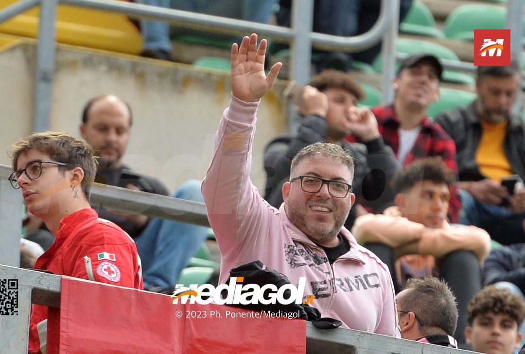 FOTOTIFO Palermo-Cittadella 0-1, gli scatti ai tifosi al “Renzo Barbera” (GALLERY) - immagine 57