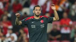 Pres. Galatasaray: “Calhanoglu? Tutti lo vorrebbero, ecco cosa ci siamo detti”. Novità su Osimhen