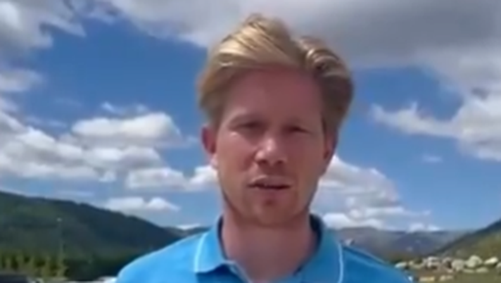 Saluto di De Bruyne