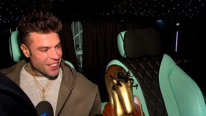 Fedez, 13esimo tapiro d’oro: premio speciale per il dissing con Tony F Fedez, 13esimo tapiro d’oro: premio speciale per il dissing con Tony F - immagine 1