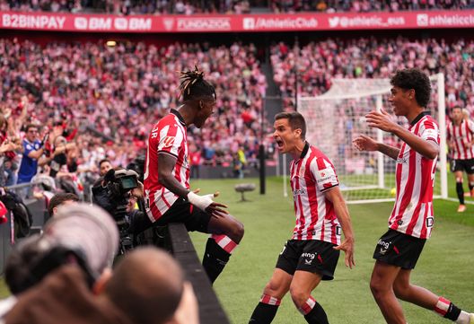 BILBAO, SPAGNA - 9 NOVEMBRE: Nico Williams dell'Athletic Club festeggia il primo gol della sua squadra durante la partita LaLiga EA Sports tra l'Athletic Club e il Real Oviedo all'Estadio de San Mames il 9 novembre 2025 a Bilbao, Spagna. (Foto di Juan Manuel Serrano Arce/Getty Images) Il primo colpo è quello vincente. Una statistica che accomuna Athletic e Atletico Madrid- immagine 2