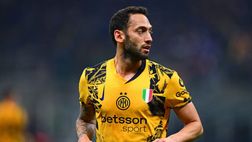 Inter, tempi di recupero non brevi per Calhanoglu: quando può tornare. E Mkhitaryan…