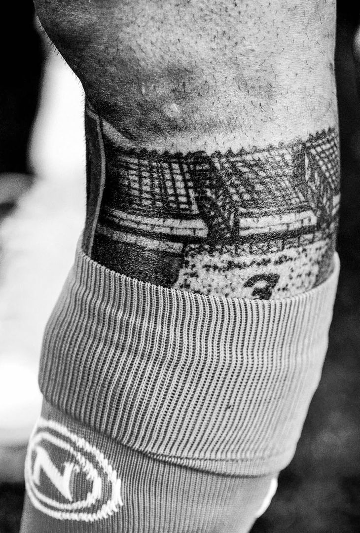 Spavalderia in bianco e nero per Napoli-Milan: scontro tra stelle! – LE FOTO - immagine 14