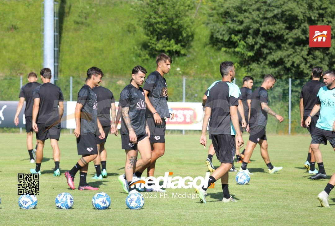 FOTO Ritiro Palermo: il primo allenamento di Brunori e compagni a Ronzone (Gallery) - immagine 46