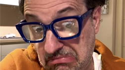 VIDEO / Pieraccioni scherza su Conti e Sanremo: “Hai invitato gli amici? Va bene”