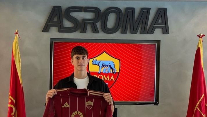 Primavera, Sugamele si gode il primo contratto da professionista: “Sono orgoglioso” Primavera, Sugamele si gode il primo contratto da professionista: “Sono orgoglioso” - immagine 1