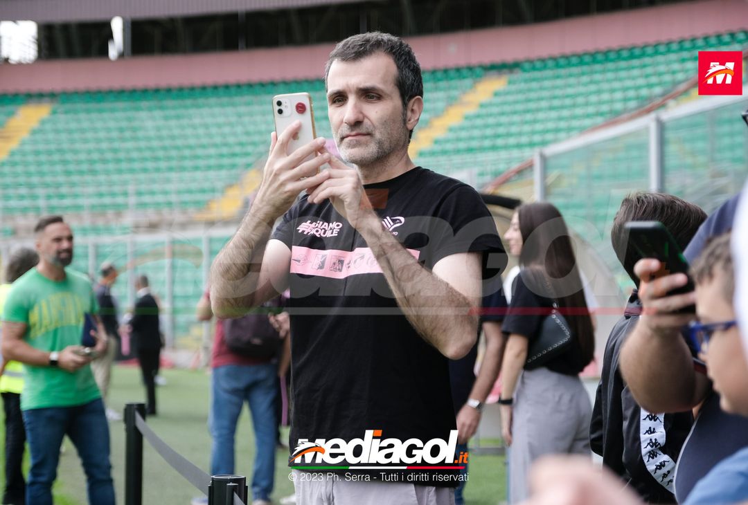 FOTO PALERMO, i tifosi rosanero in tour allo stadio ‘Renzo Barbera’ (GALLERY) - immagine 33