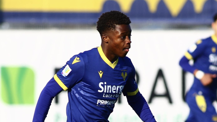 Hellas Verona FC  Cissè, niente serie A col Verona, va al Catanzaro - immagine 1