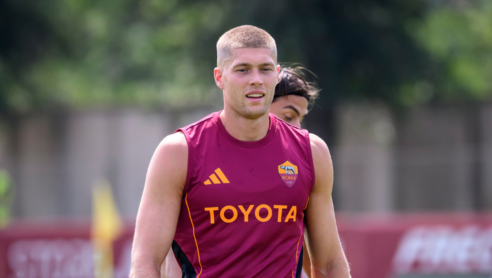 Artem Dovbyk (attaccante AS Roma) | Serie A News (Getty Images) Calciomercato Milan: scambio Dovbyk-Gimenez, riprendono i dialoghi