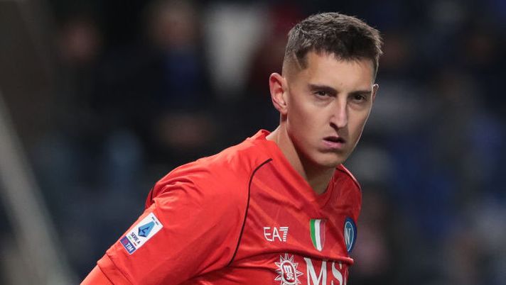 BERGAMO, ITALY - NOVEMBER 25: Pierluigi Gollini of SSC Napoli looks on during the Serie A TIM match between Atalanta BC and SSC Napoli at Gewiss Stadium on November 25, 2023 in Bergamo, Italy. (Photo by Emilio Andreoli/Getty Images) Moretto: “Occhio a Gollini: ci sono contatti per il suo trasferimento in Serie A” - immagine 1