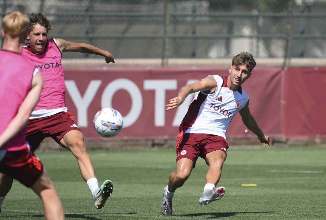 Roma, quinto giorno di ritiro a Trigoria – FOTO GALLERY - immagine 25