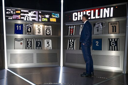 Giorgio Chiellini, ex calciatore e capitano della Juventus, oggi dirigente bianconero (Foto di Daniele Badolato - Juventus FC/Juventus FC via Getty Images) Mentalità, cuore e rimpianti: Madrid o Como, Juve cosa vuoi fare da grande?- immagine 5