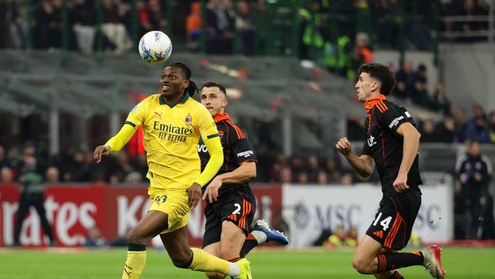 Milan, Leao: 'Ibrahimovic esigente da calciatore. Mi ha aiutato tanto. Lo voglio nella mia vita'