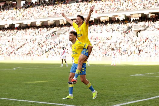 MADRID, SPAGNA -GENNAIO 20: Javi Munoz e Munir, autore dell'assist, esultano dopo un gol ai tempi del Las Palmas (Foto di Gonzalo Arroyo Moreno/Getty Images) Sedici ore di macchina per scappare dall’Iran: l’incredibile avventura di Munir- immagine 2