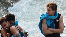 GALLERY Gli azzurri si rinfrescano al termine del primo allenamento: c’è anche Marin