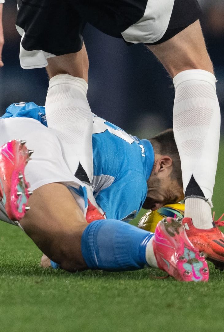 Trofei alzati, esultanze, abbracci, battaglie: il Napoli rivive il 2025 – LA GALLERY - immagine 2