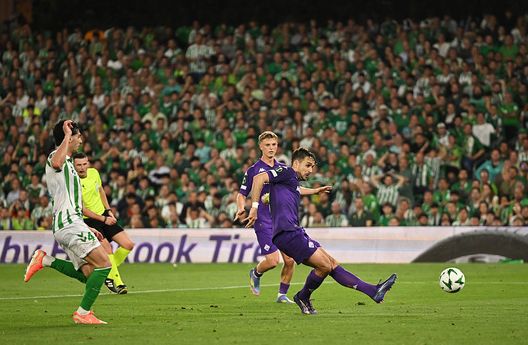 Siviglia, Spagna - 1° maggio 2025: Il gol di Luca Ranieri contro il Betis nella semifinale d'andata di Conference League. (Foto di Denis Doyle/Getty Images) Fiorentina-Betis Siviglia, dove vedere la partita in tv e streaming live- immagine 4