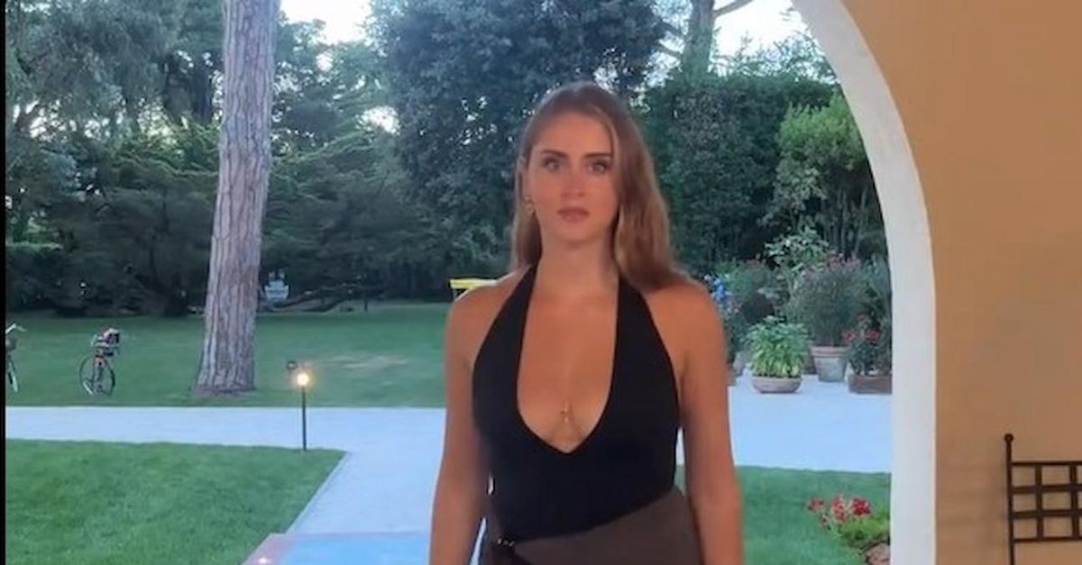 VIDEO / Le sorelle Ferragni giocano con l’obiettivo: “Simili ma diverse” VIDEO / Le sorelle Ferragni giocano con l’obiettivo: “Simili ma diverse”