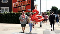 VIDEO / Scomparsa Diogo Jota: i tifosi del Liverpool lo omaggiano fuori da Anfield