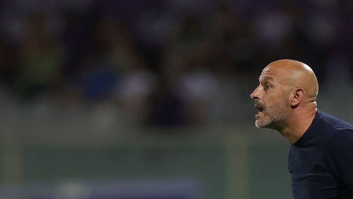 FLORENCE, ITALY - AUGUST 27: Head coach Vincenzo Italiano manager of ACF Fiorentina reacts during the Serie A TIM match between ACF Fiorentina and US Lecce at Stadio Artemio Franchi on August 27, 2023 in Florence, Italy. (Photo by Gabriele Maltinti/Getty Images) Italiano