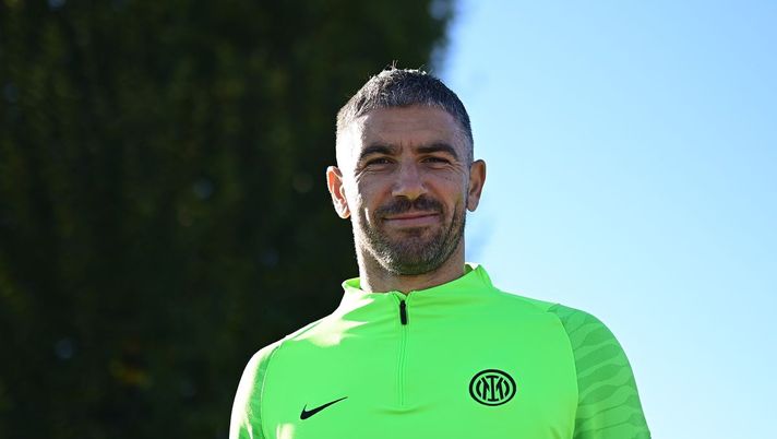 Inter, definito lo staff di Chivu: il vice sarà Kolarov. E c’è un altro ritorno - immagine 1