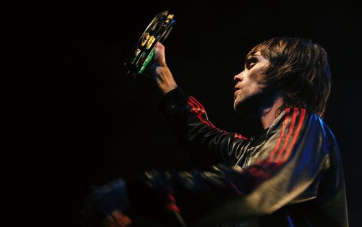 La città che si racconta tra musica e calcio. La storia del derby di Manchester è quella di una generazione- immagine 7