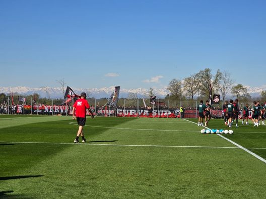 Milan, aggiornamenti da Milanello: continua la preparazione per la sfida con il Napoli- immagine 5