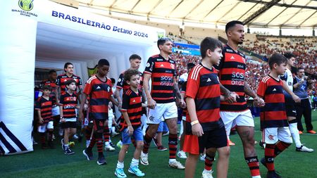 RIO DE JANEIRO, BRAZIL - MAY 11: Booth teams enter the pitch prior to the match between Flamengo and Corinthians as part of Brasileirao 2024 at Maracana Stadium on May 11, 2024 in Rio de Janeiro, Brazil. (Photo by Buda Mendes/Getty Images)
