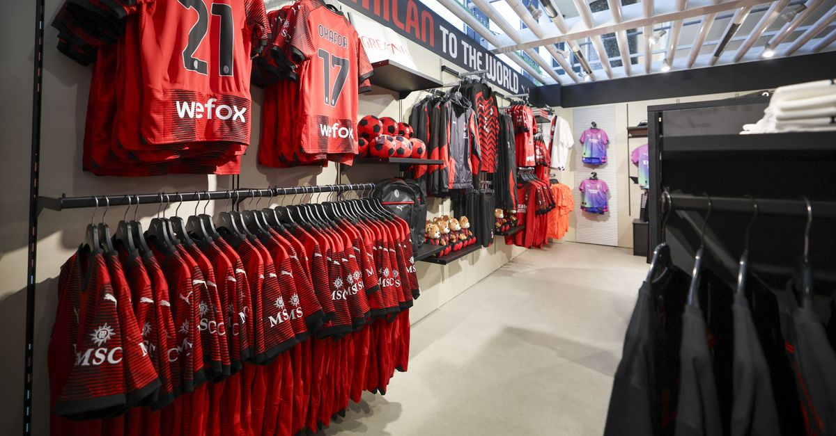 finto tifoso al milan store cosentino arrestato per tentato furto da oltre 500 euro da Pianetamilan.it finto tifoso al milan store cosentino arrestato per tentato furto da oltre 500 euro