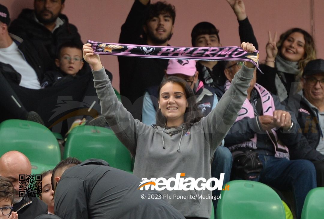 FOTOTIFO Palermo-Cittadella 0-1, gli scatti ai tifosi al “Renzo Barbera” (GALLERY) - immagine 88