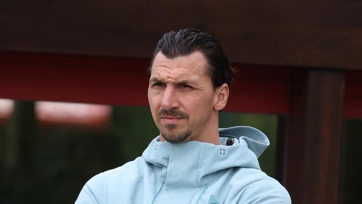 Zlatan Ibrahimovic (consulente RedBird per AC Milan) durante una seduta di allenamento dei rossoneri a Milanello | Milan News (Getty Images) Ibrahimovic: 'La Top 3 di sempre? Ronaldo e poi..' - TOP VIDEO 2025