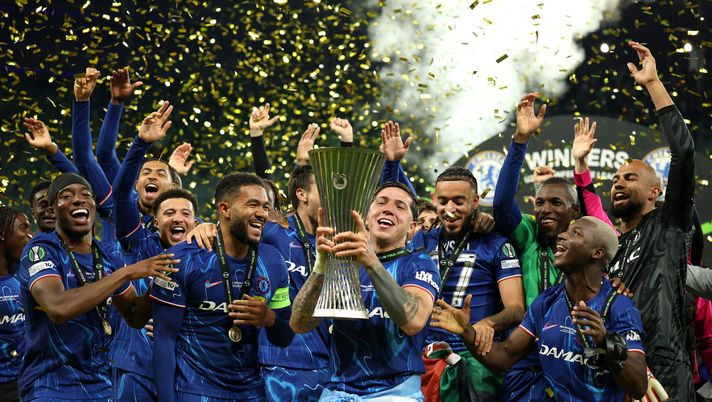 Il Chelsea, che andrà al Mondiale per Club, festeggia la vittoria in Conference League. (Foto di Richard Heathcote/Getty Images) Fluminense Chelsea pronostico