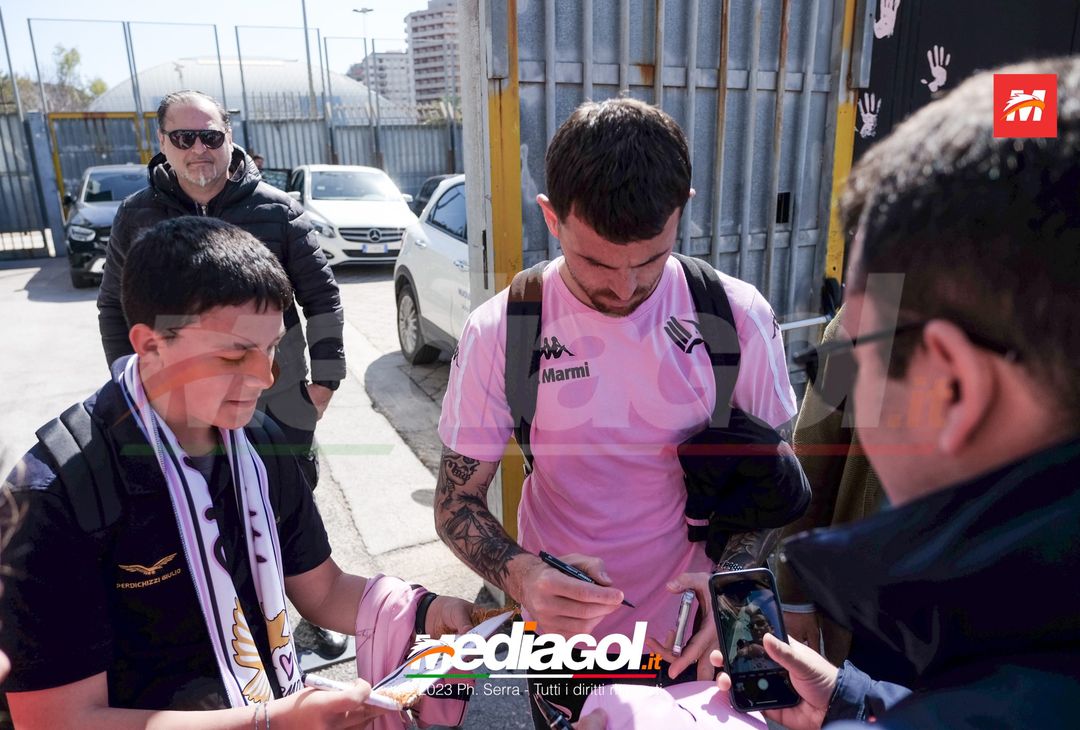 FOTO Cittadella-Palermo, la squadra in partenza dal “Renzo Barbera” (GALLERY) - immagine 4