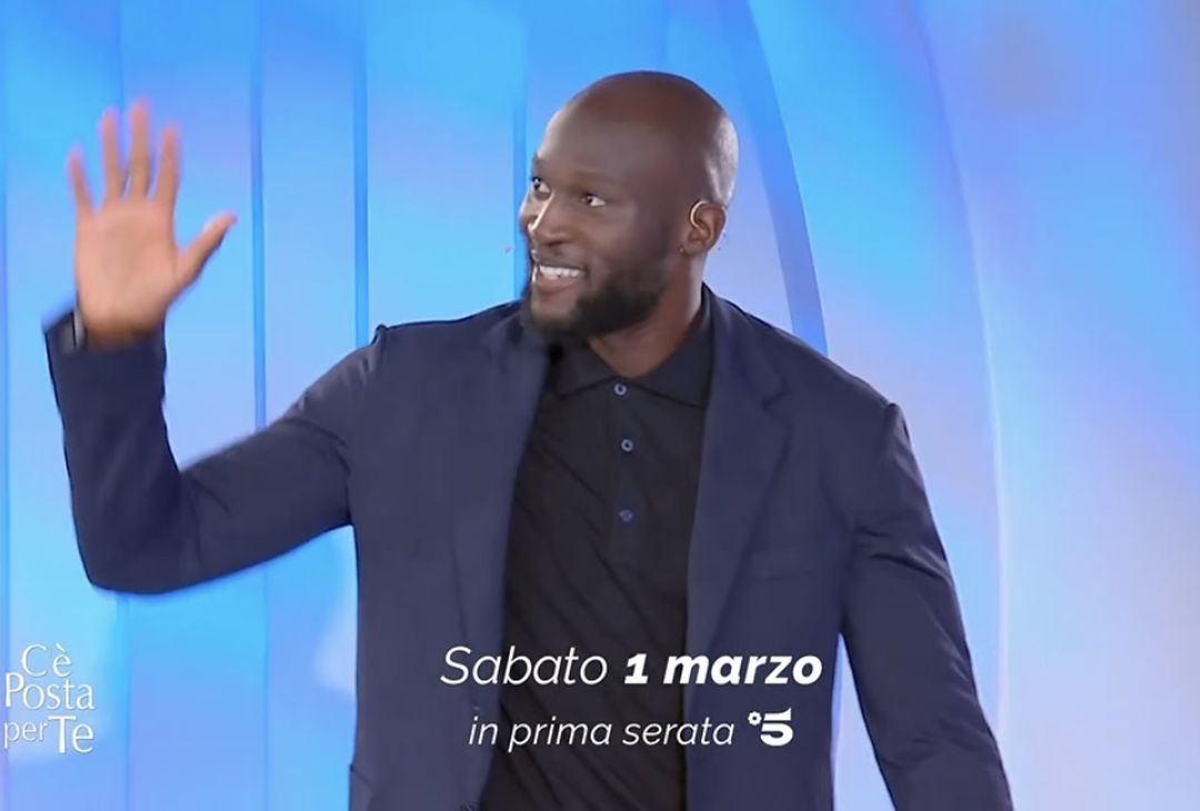 GALLERY Lukaku sarà ospite a C’è Posta per Te: le foto del bomber del Napoli - immagine 7