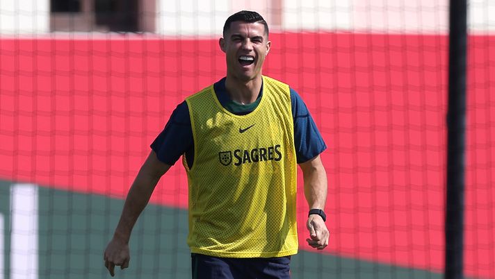 Cristiano Ronaldo e la strana richiesta a un operatore tv: “Ho le rughe quindi non…” - immagine 1