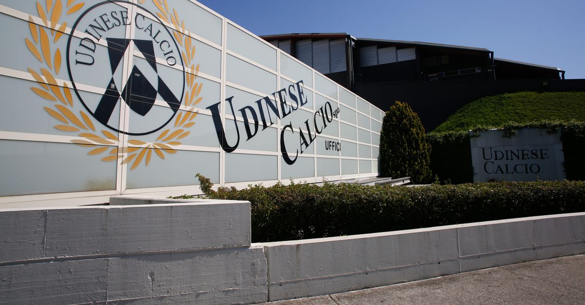 Udinese, la famiglia Pozzo cede dopo 39 anni: il club a un fondo americano Udinese, la famiglia Pozzo cede dopo 39 anni: il club a un fondo americano