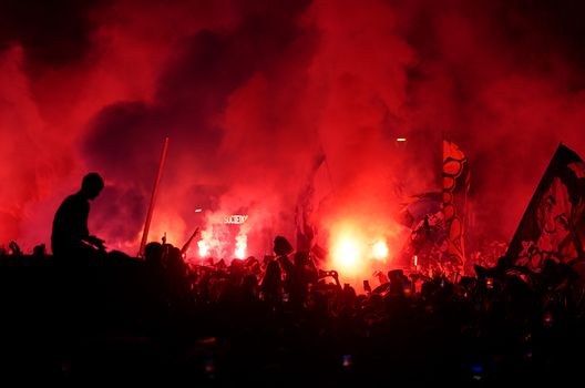 Copa del Rey 2026, sale la tensione in vista della finale tra sequestri di coltelli e identificazioni ultras- immagine 2