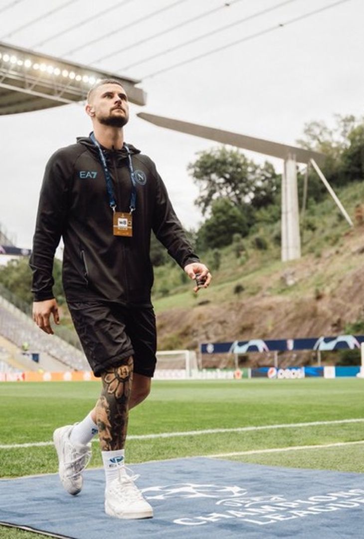 GALLERY I calciatori del Napoli sul campo del Braga: le foto allo stadio - immagine 4