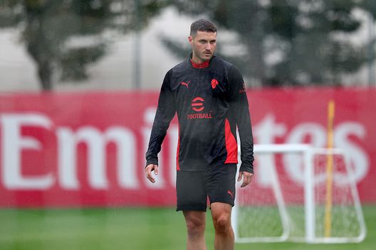 gimenez-infortunio-caviglia-milan-nazionale-messico-mondiali-davino