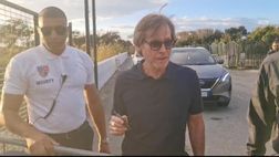 Oriali cuore d’oro: autografi con i tifosi all’uscita dal centro sportivo