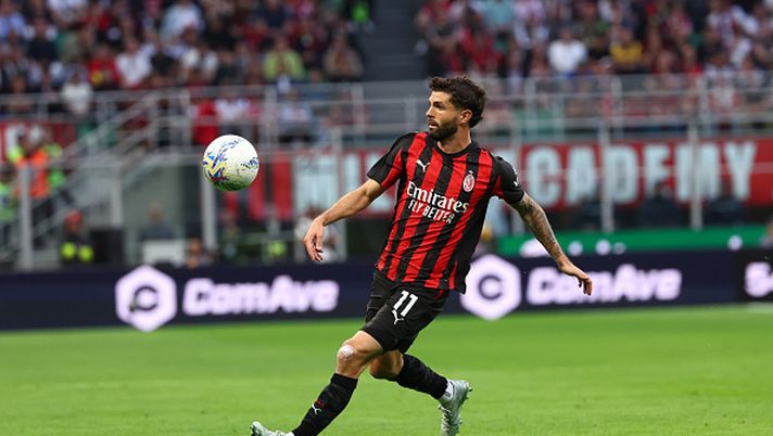 MILAN, ITALY - APRIL 11: Christian Pulisic of AC Milan runs with the ball during the Serie A match between AC Milan and Udinese Calcio at Giuseppe Meazza Stadium on April 11, 2026 in Milan, Italy. (Photo by Giuseppe Cottini/AC Milan via Getty Images) pulisic-gol-mercato-futuro-milan-premier-league
