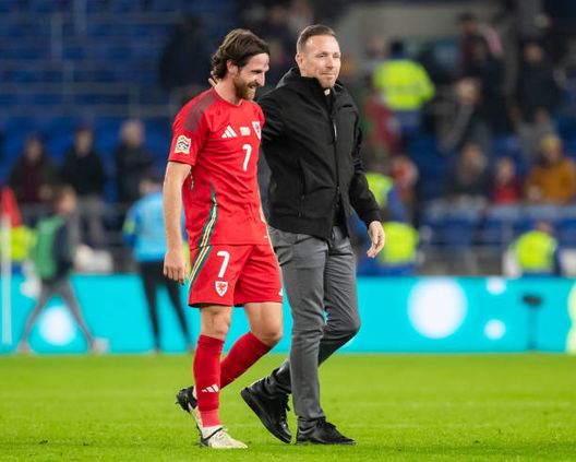 Galles, le nuove regole del CT Bellamy: non si scambiano maglie e niente cellulari a tavola- immagine 3