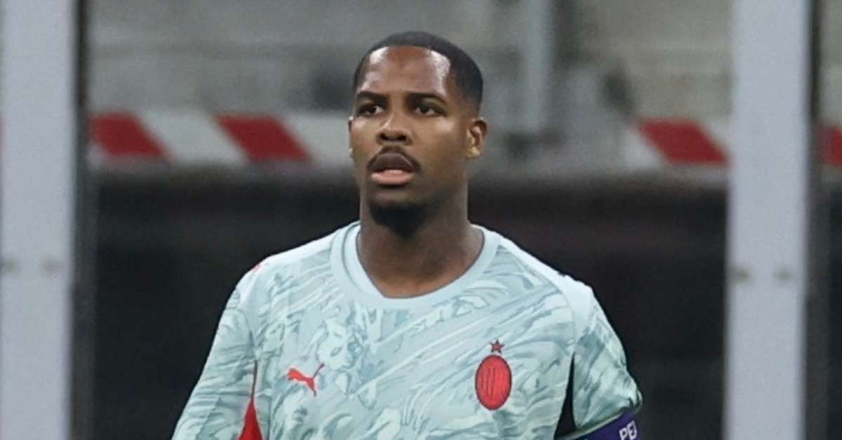 Nuova maglia Milan 2025 2026, la seconda e la terza di Maignan (FOTO) Nuova maglia Milan 2025 2026, la seconda e la terza di Maignan (FOTO)