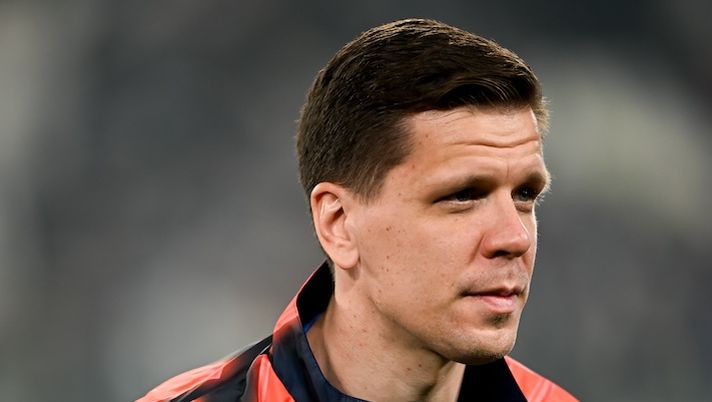 TURIN, ITALY - JANUARY 16: Juventus goalkeeper Wojciech Szczesny looks on prior to the Serie A TIM match between Juventus and US Sassuolo - Serie A TIM at Allianz Stadium on January 16, 2024 in Turin, Italy. (Photo by Daniele Badolato - Juventus FC/Juventus FC via Getty Images) INFO SOS – Szczesny ancora in stand-by, tocca all’Al Nassr. E per Di Gregorio non cambia - immagine 1