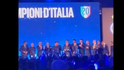 VIDEO / Inter, festa al Castello Sforzesco: parte il coro dedicato a Calhanoglu