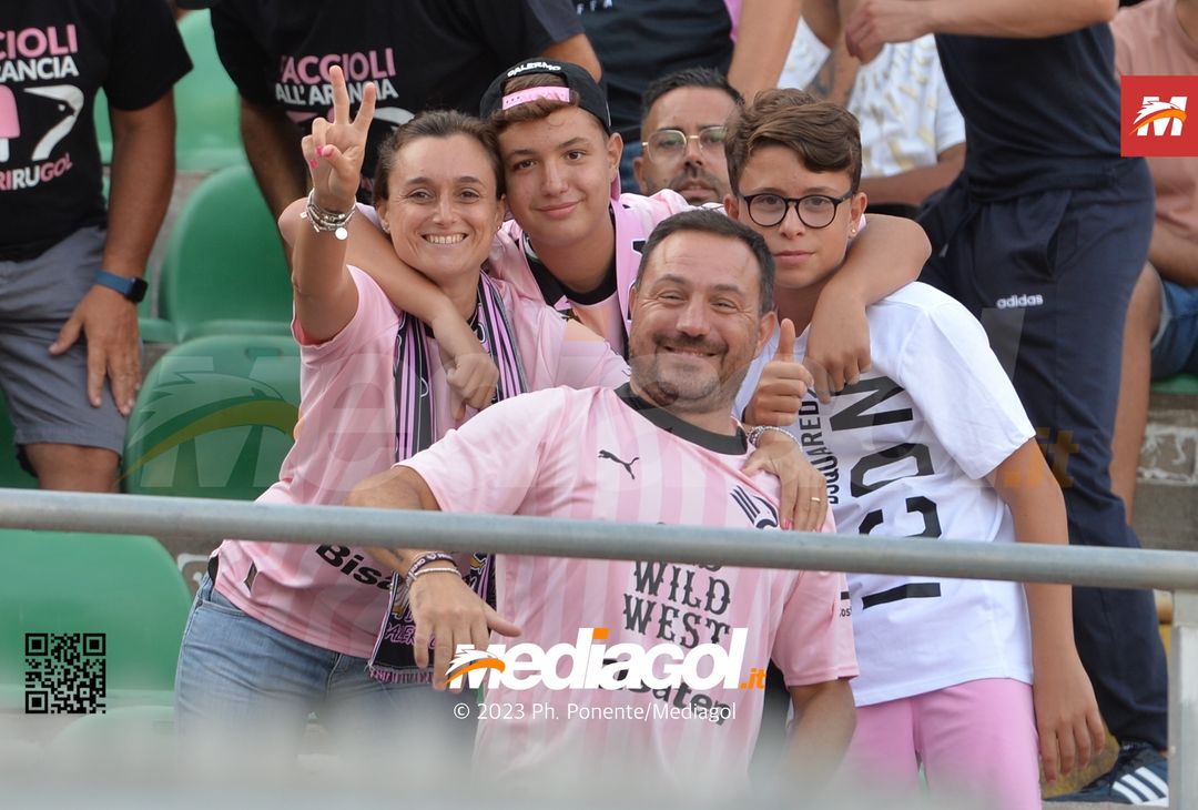 FOTOTIFO Palermo-Feralpisalò 3-0, gli scatti ai tifosi al “Renzo Barbera” (GALLERY) - immagine 82