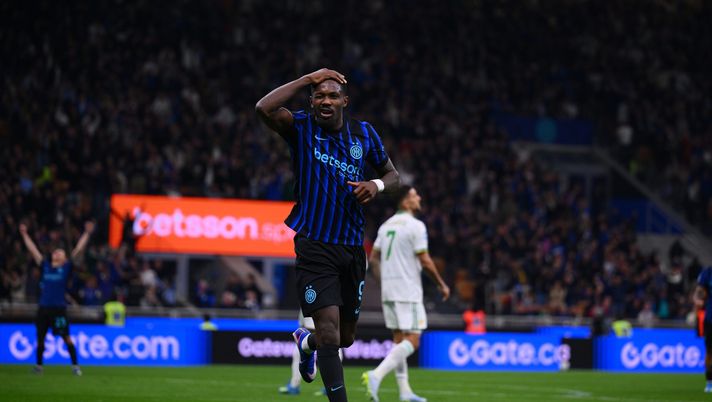 MILAN, ITALY - APRIL 05: Marcus Thuram of FC Internazionale celebrates after scoring the goal during the Serie A match between FC Internazionale and AS Roma at Giuseppe Meazza Stadium on April 05, 2026 in Milan, Italy. (Photo by Mattia Pistoia - Inter/Inter via Getty Images) Inter, Thuram: “Scudetto? Niente è fatto, dobbiamo aspettare altre partite” - immagine 1