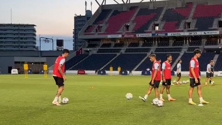 VIDEO/ Inter, Barella e Bastoni si stuzzicano in allenamento: “Colpito e affondato” VIDEO/ Inter, Barella e Bastoni si stuzzicano in allenamento: “Colpito e affondato” - immagine 1