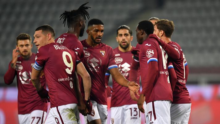 TURIN, ITALY - NOVEMBER 30: Andrea Belotti of Torino F.C. celebrates after scoring their team's first goal with his teammates during the Serie A match between Torino FC and UC Sampdoria at Stadio Olimpico di Torino on November 30, 2020 in Turin, Italy. Sporting stadiums around Italy remain under strict restrictions due to the Coronavirus Pandemic as Government social distancing laws prohibit fans inside venues resulting in games being played behind closed doors. (Photo by Valerio Pennicino/Getty Images) Torino-Sampdoria 2-2, l’analisi dei gol: nell’1-1 frittata di Meité e Singo- immagine 4