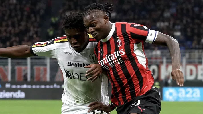Rafael Leao AC Milan Patrick Dorgu US Lecce Milan-Lecce 3-0 Serie A 2024-2025